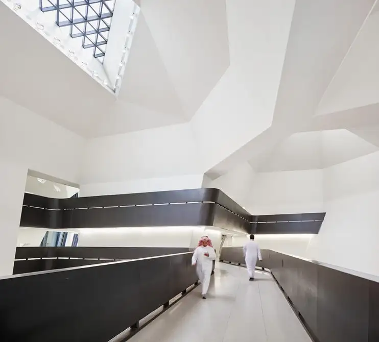 KAPSARC comprises five buildings: the Energy Knowledge Centre, the Energy Computer Centre, the Conference Centre with exhibition hall and auditorium, the Research Library with archives consisting of 100,000 volumes, and finally the Musalla, a place for prayer