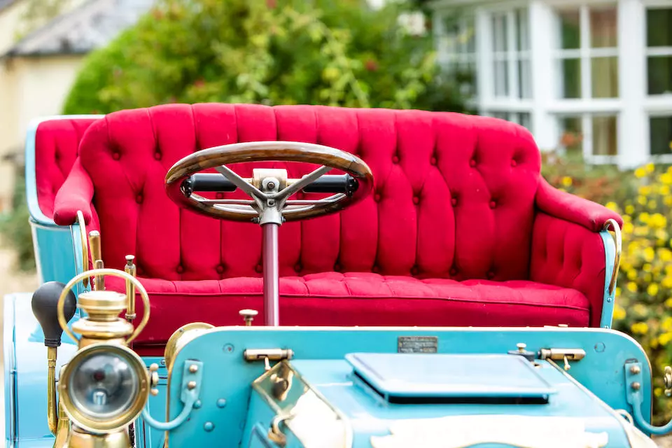 The Panhard 1901 7hp front seat