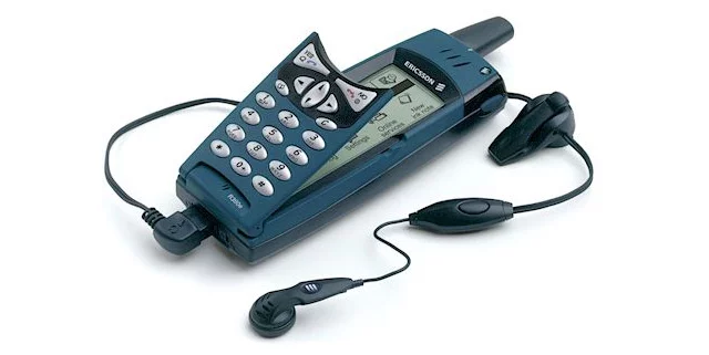 Ericsson R380, is considered to be the first smartphone, released in 2000 (Photo: Ericsson)