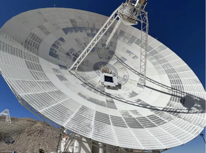 The Goldstone experimental radio/laser hybrid antenna