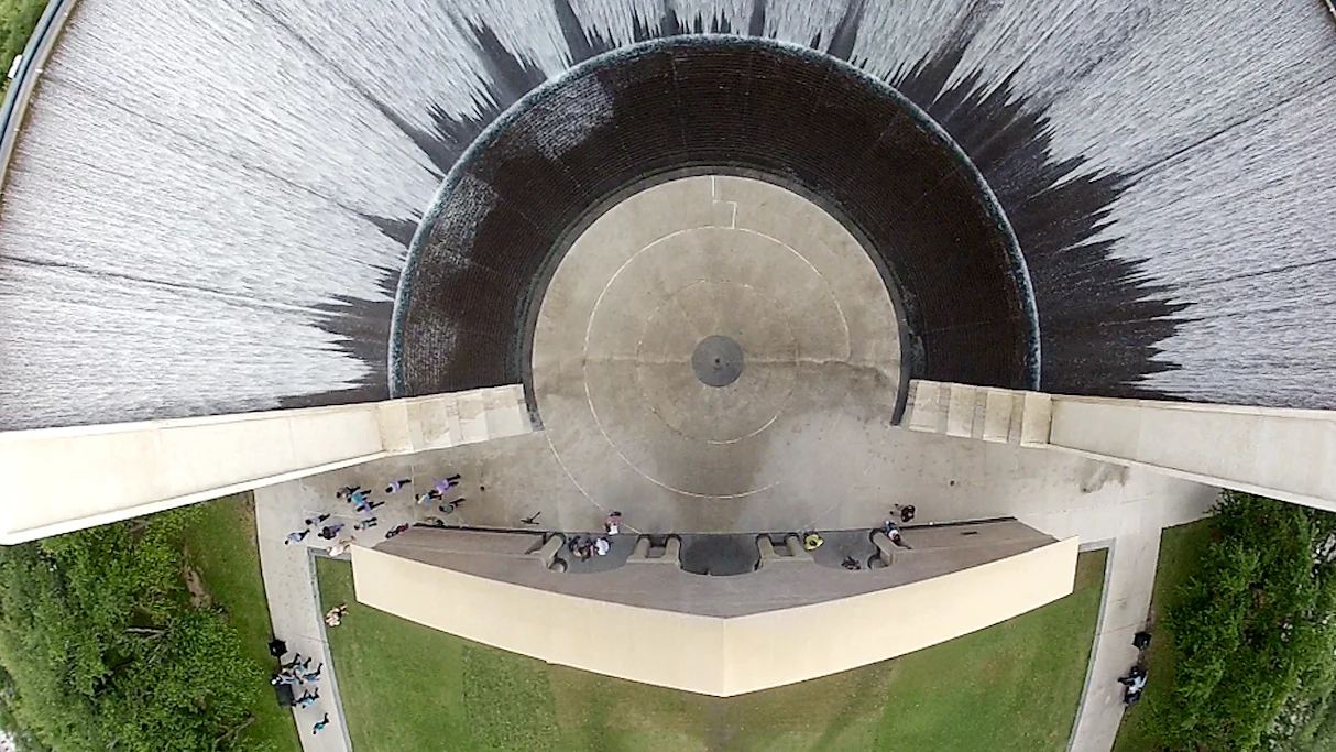 Looking down on the Houston Water Wall (Credit: Ed Schipul Flickr CC BY 2.0)