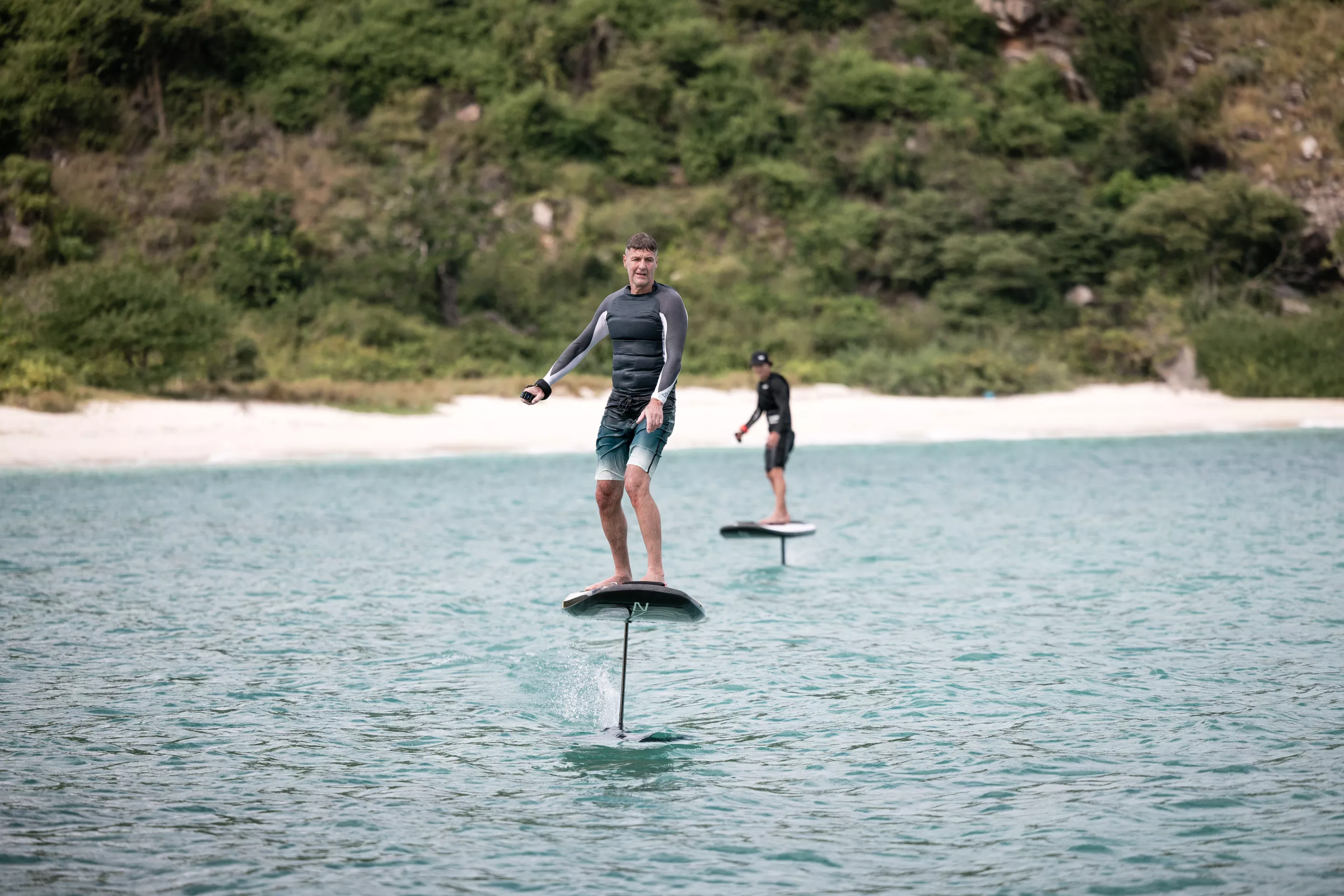 The Vinga 3 is powered by a fully sealed linear jet system and controlled by wireless handheld remote