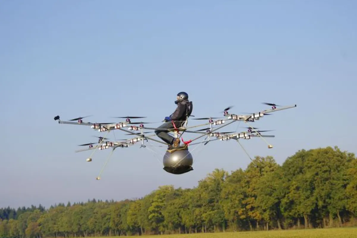 The e-volo accomplished the world's first manned flight of an electric multicopter in 2011