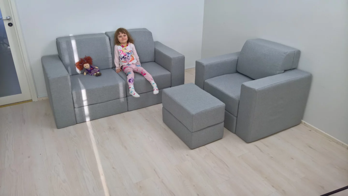 BiT incorporates back support elements and is designed to offer good back and postural support, consistent with traditional sofa lounges and armchairs