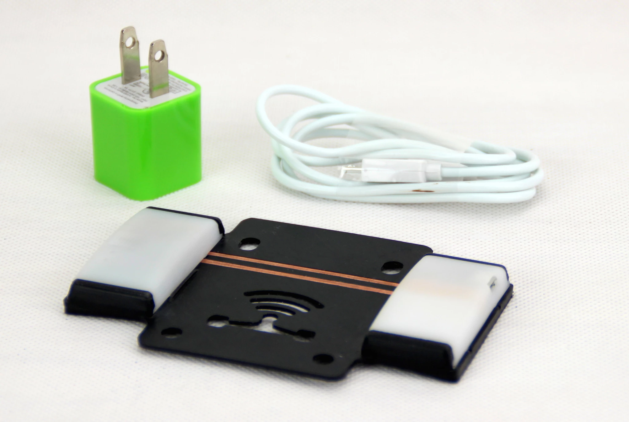 Syrmo will run on Android and iOS devices that are Bluetooth 4.0 capable and its detachable battery is charged via Micro USB