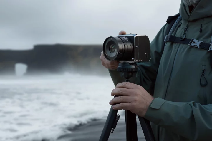 The 907X & CFV 100C medium-format camera system weighs in 120 g lighter than its 50-MP predecessor