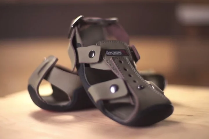 The Shoe That Grows is available in two sizes that last five years each from kindergarten to fourth grade and from fifth grade to ninth grade respectively