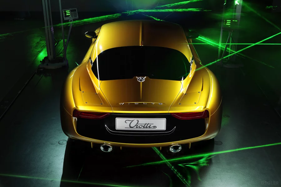 The car is light, weighing in at 1350 kg