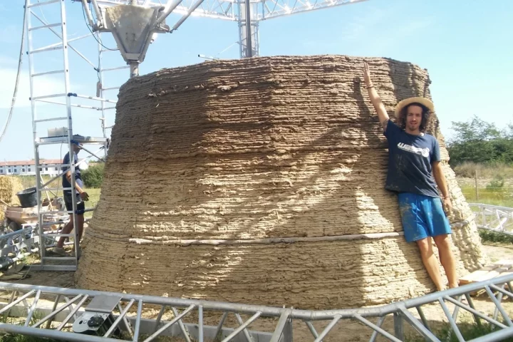 The WASP team plans to extend the shelter to a total of 4 m (13 ft) high, before adding a roof and door