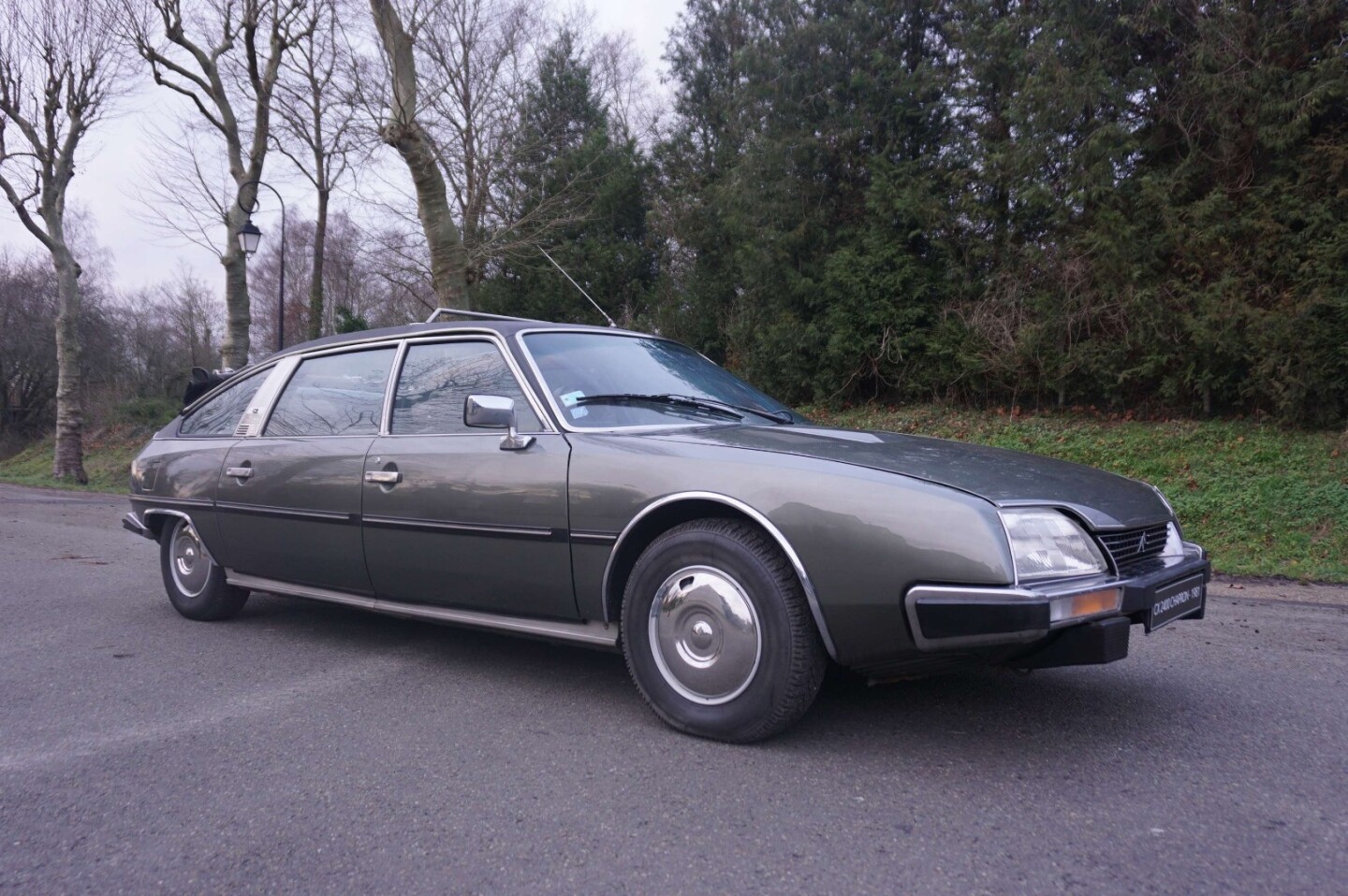 Another astonishingly modest figure for an exceptional vehicle, despite the fact it is a record for a Citroën CX 2400. That's because Henri Chapron showed a very luxurious landaulet at the 1980 Paris motor show which had been built for the Algerian president. This resulted in an order from Citroen so that it could lend the car to VIP's for special events. A string of royalty and VIPs used the car (detailed in the auction description), it has just had €30,000 spent on it returning it to near new, and has only ever seen 10,000 km. Sold for $116,840 (€95,360)