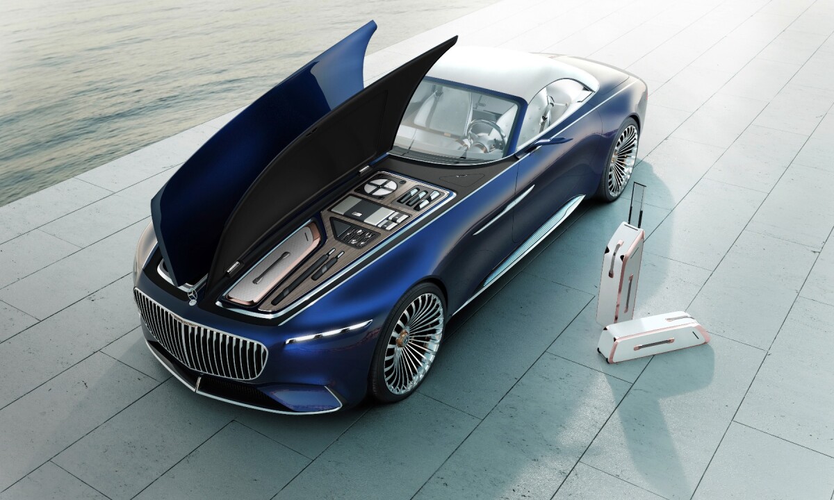 In the front luggage area of the Vision Mercedes-Maybach 6 is a set of two suitcases, exclusively created for the vehicle. Here too the designers have followed the sensual, pure design idiom of Mercedes-Benz. Plenty of space has also been provided for further additions such as picnic accessories or personal items.