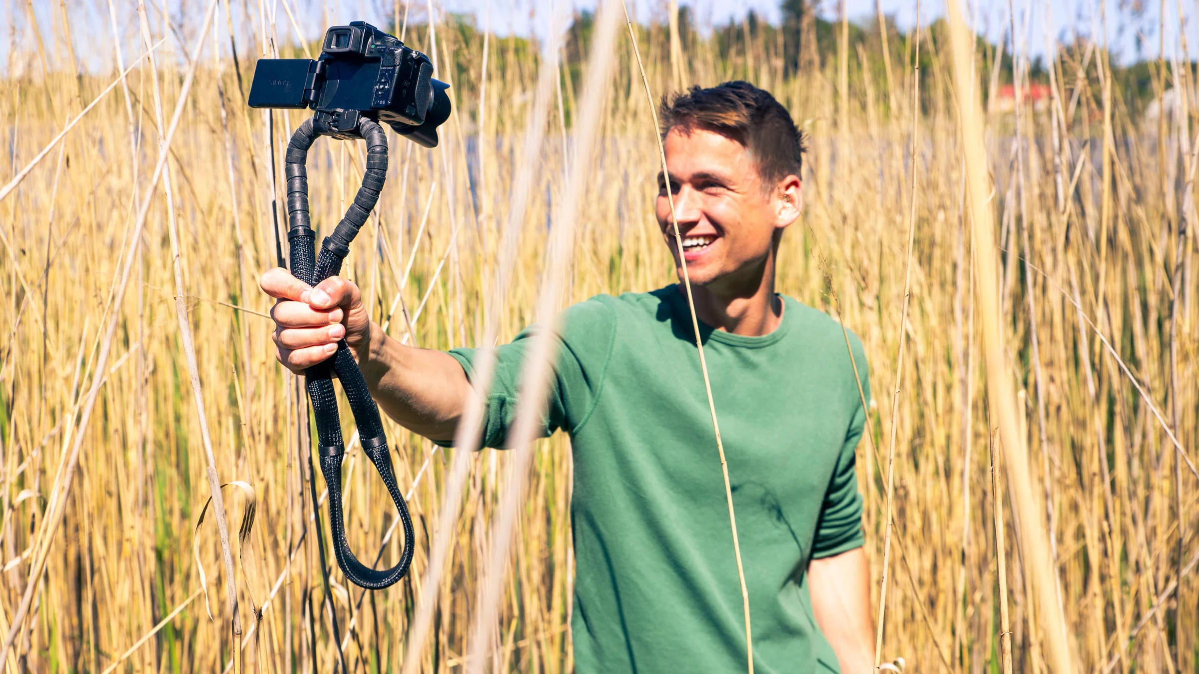 The Conda strap can be kept in a loop (pictured), or pulled apart into a long cable