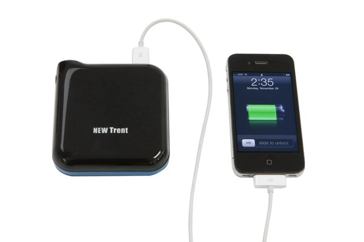 The New Trent iCruiser IMP1000 external battery pack is claimed to have enough capacity to fully recharge an iPad 2 or extend an iPhone 4's up time by 600 percent