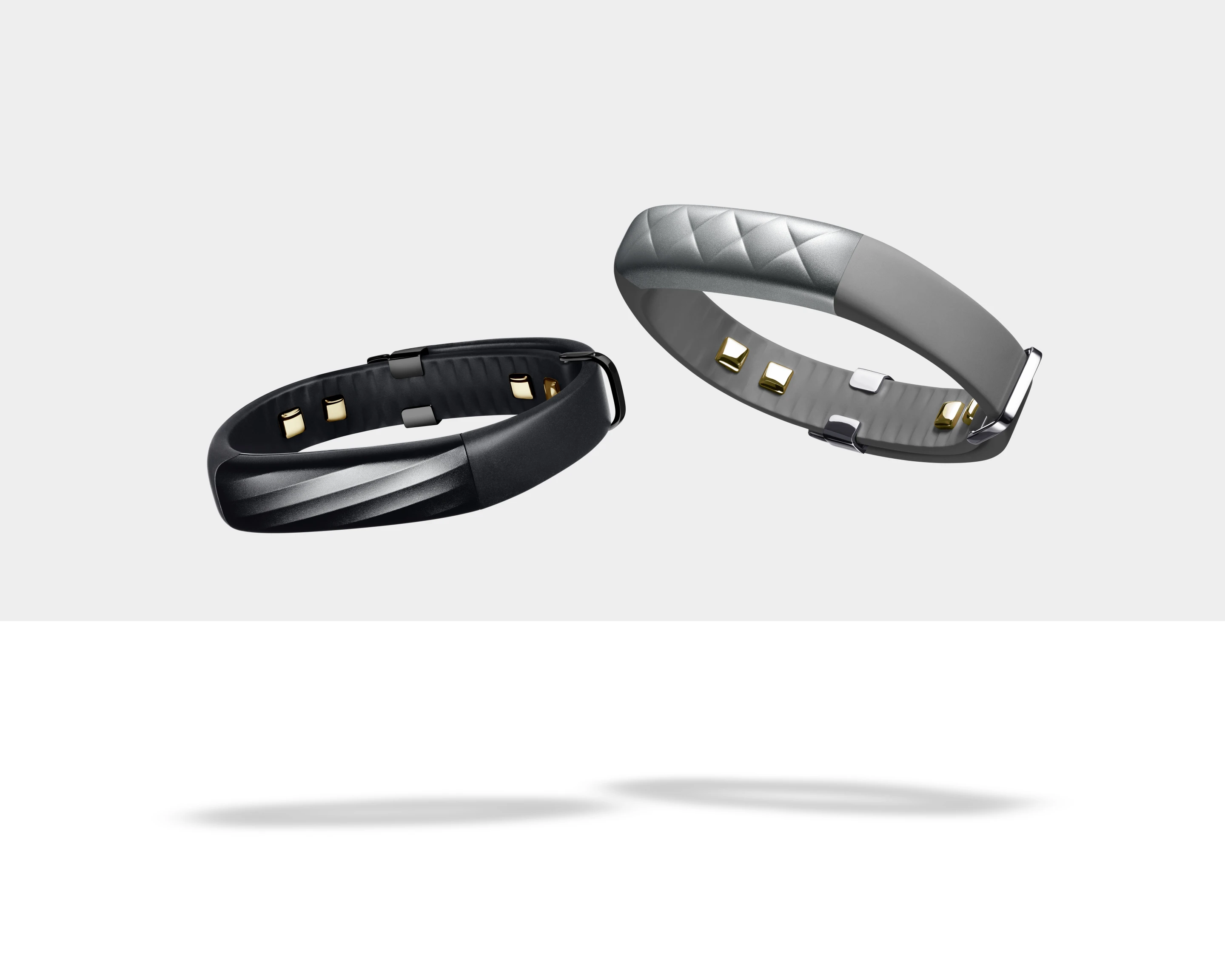 The UP4 is water-resistant up to 10 meters, and can last up to 7 days on a single 100-minute charge