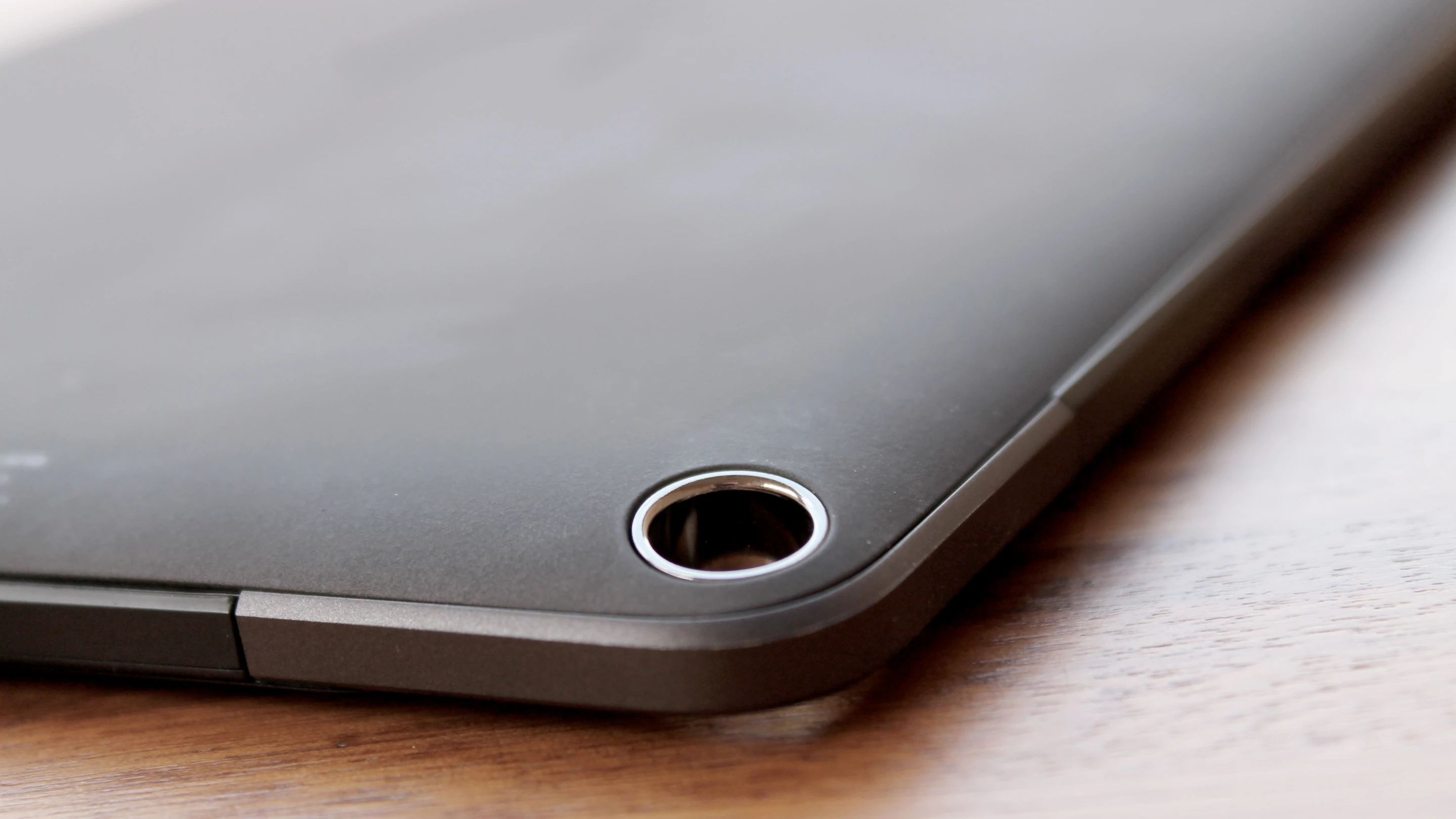 Yep, there's that lanyard hole from the back
