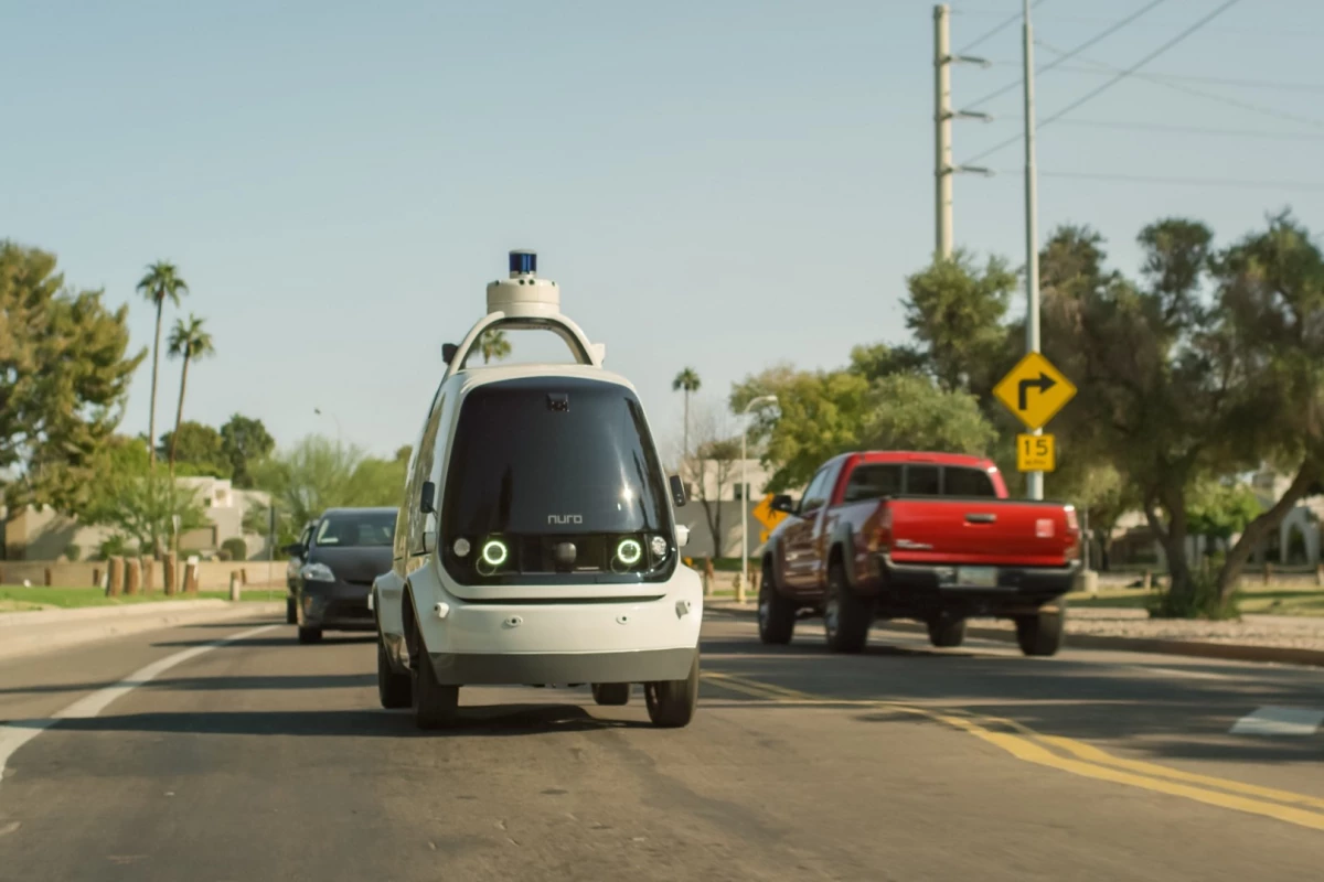 Nuro's R1 self-driving electric delivery pod has made the first completely unmanned grocery deliveries in Scottsdale, Arizona