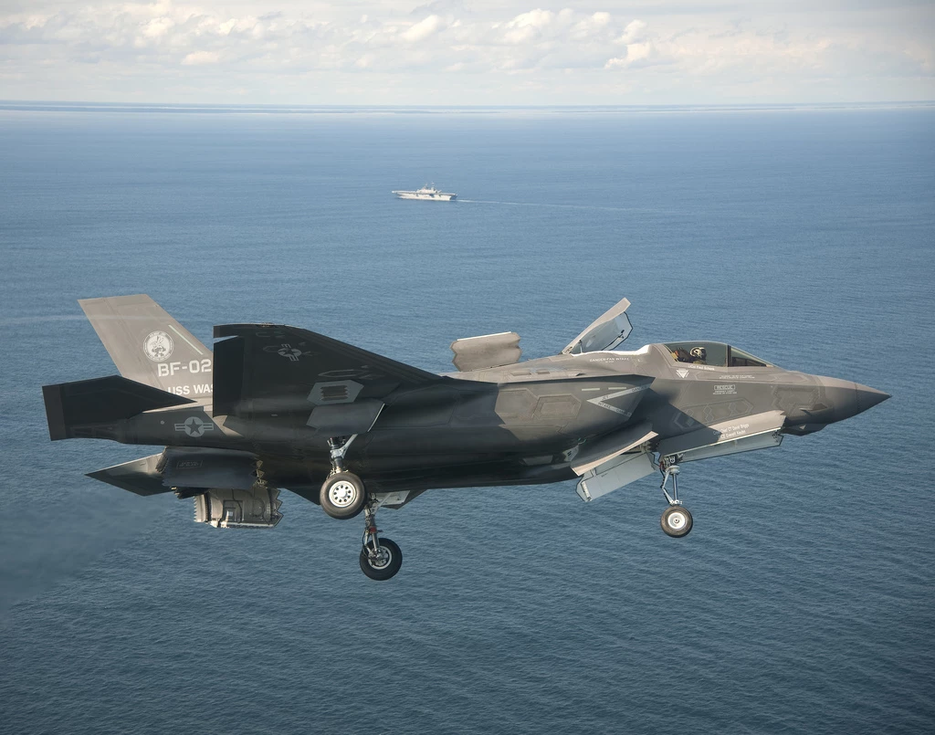 The F-35B above the USS Wasp (Photo: Lockheed Martin)