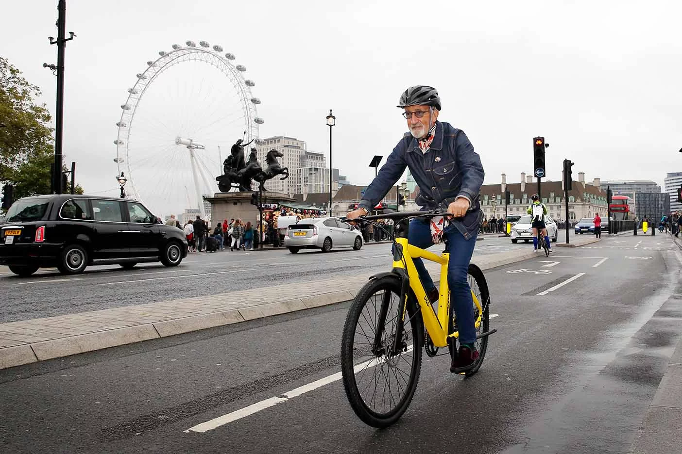 Former F1 team owner Eddie Jordan recently took his D&D Electric ebike for an “astonishingly quick” four-mile ride from Kensington to Westminster and back to celebrate the launch