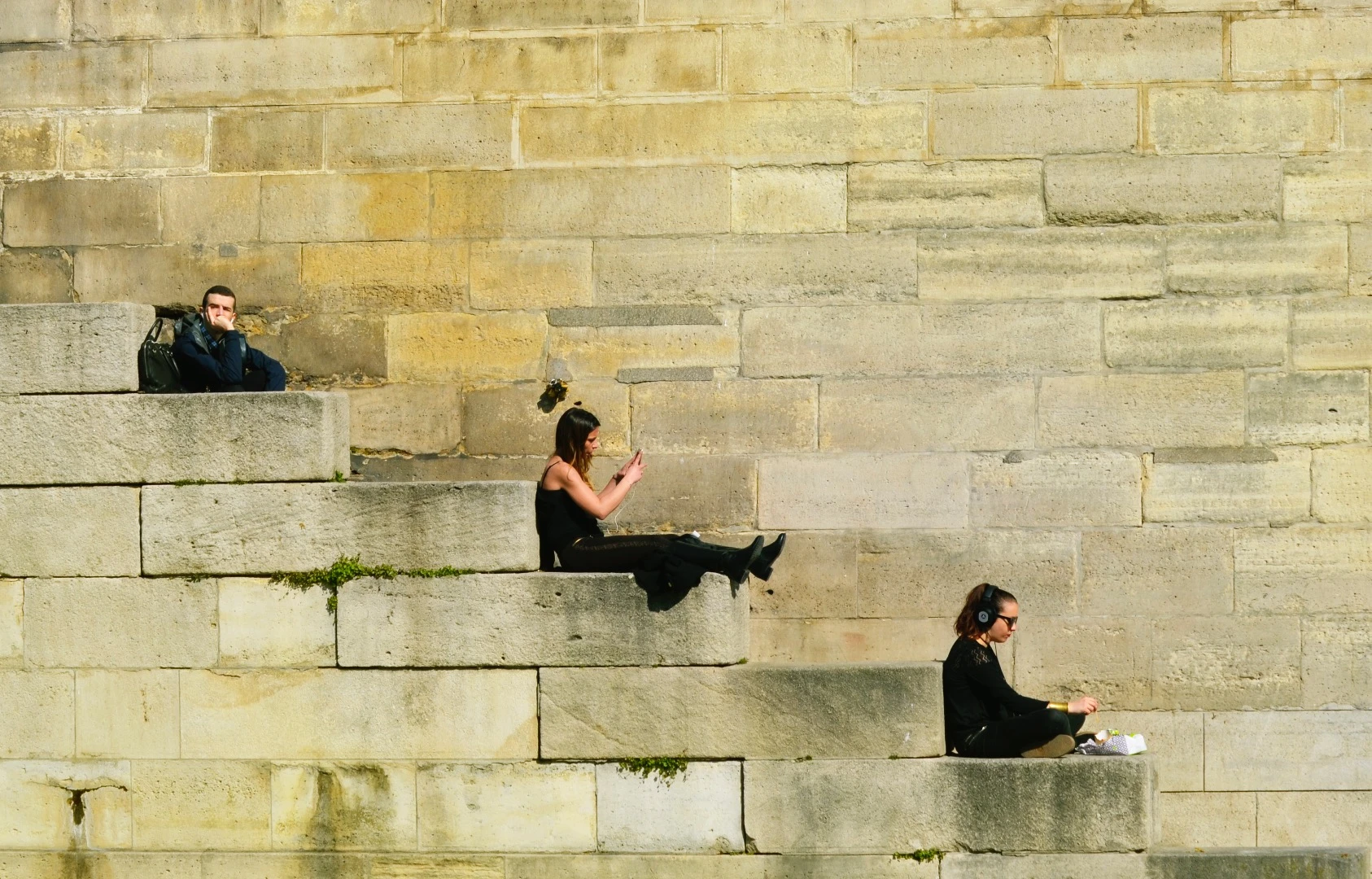 Runner Up for 16:00 Hour. Johann Almeida “Relax Time”, taken Paris, France