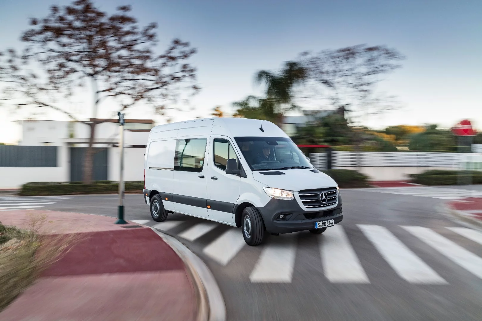 Mercedes today announced the arrival of the electric eSprinter, coming in 2019