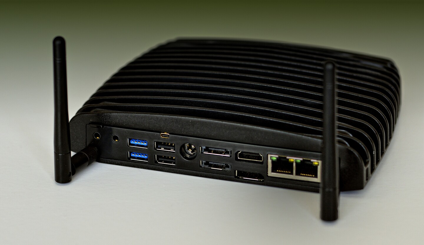 The Intense PC benefits from 802.11b/g/n Wi-Fi technology, with two antennas