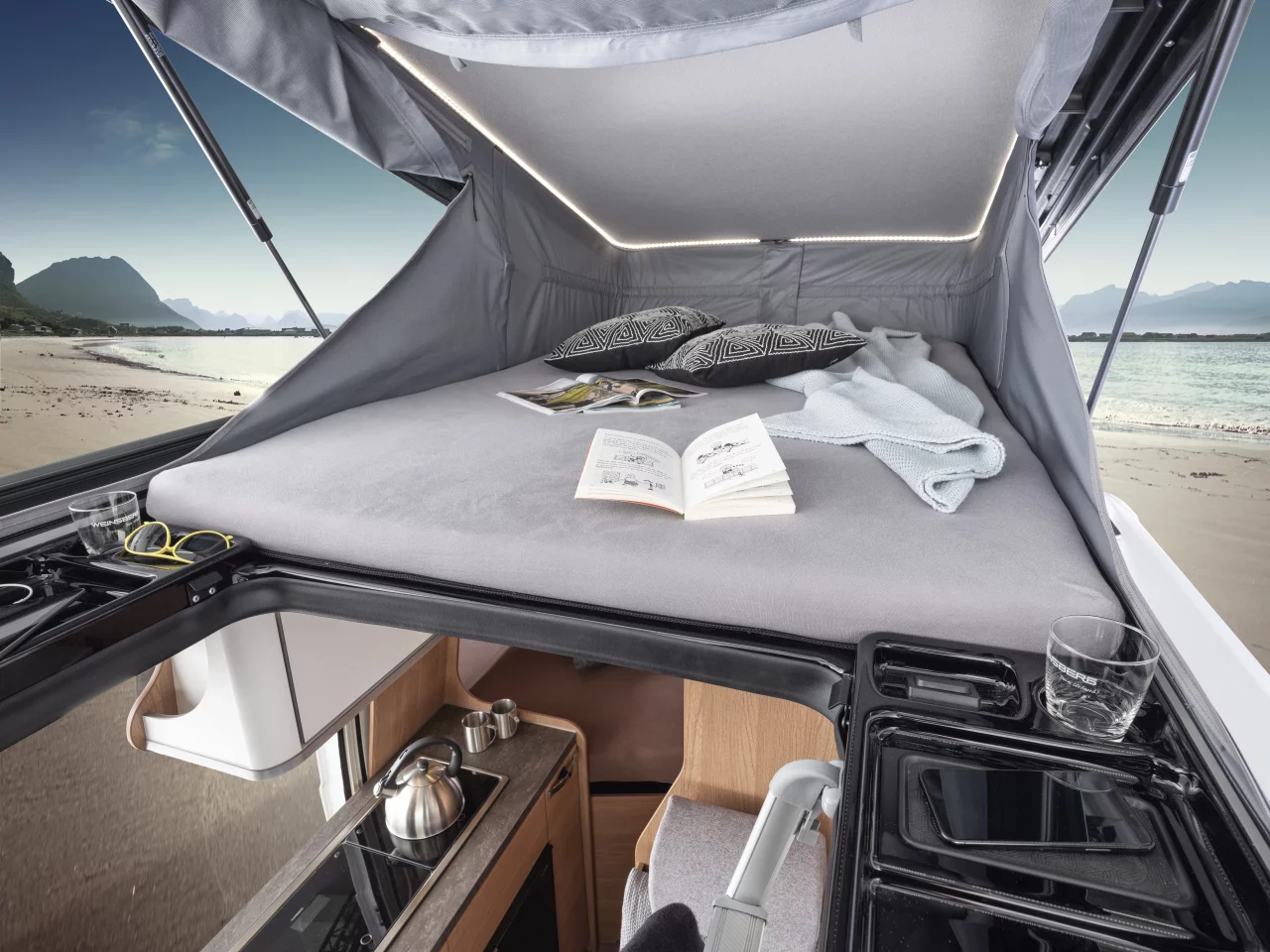 A better look at the two night trays