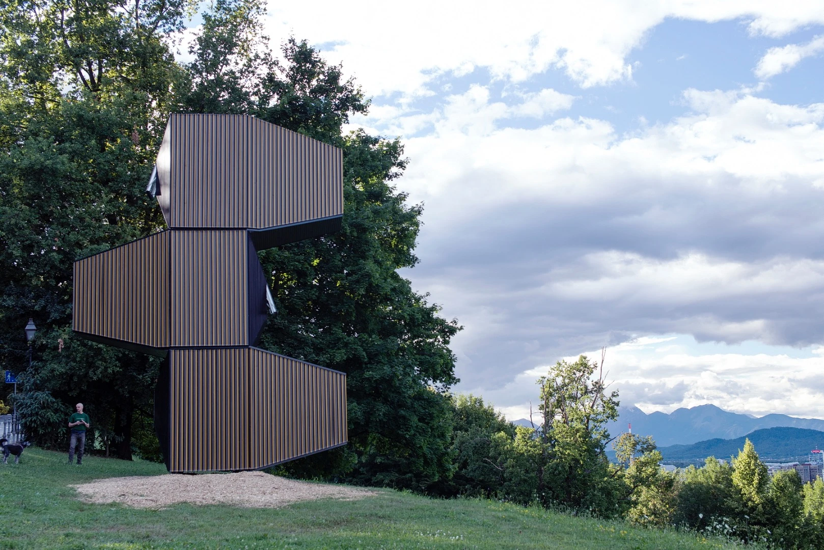 Living Unit on Ljubljana Castle doesn't require standard foundations