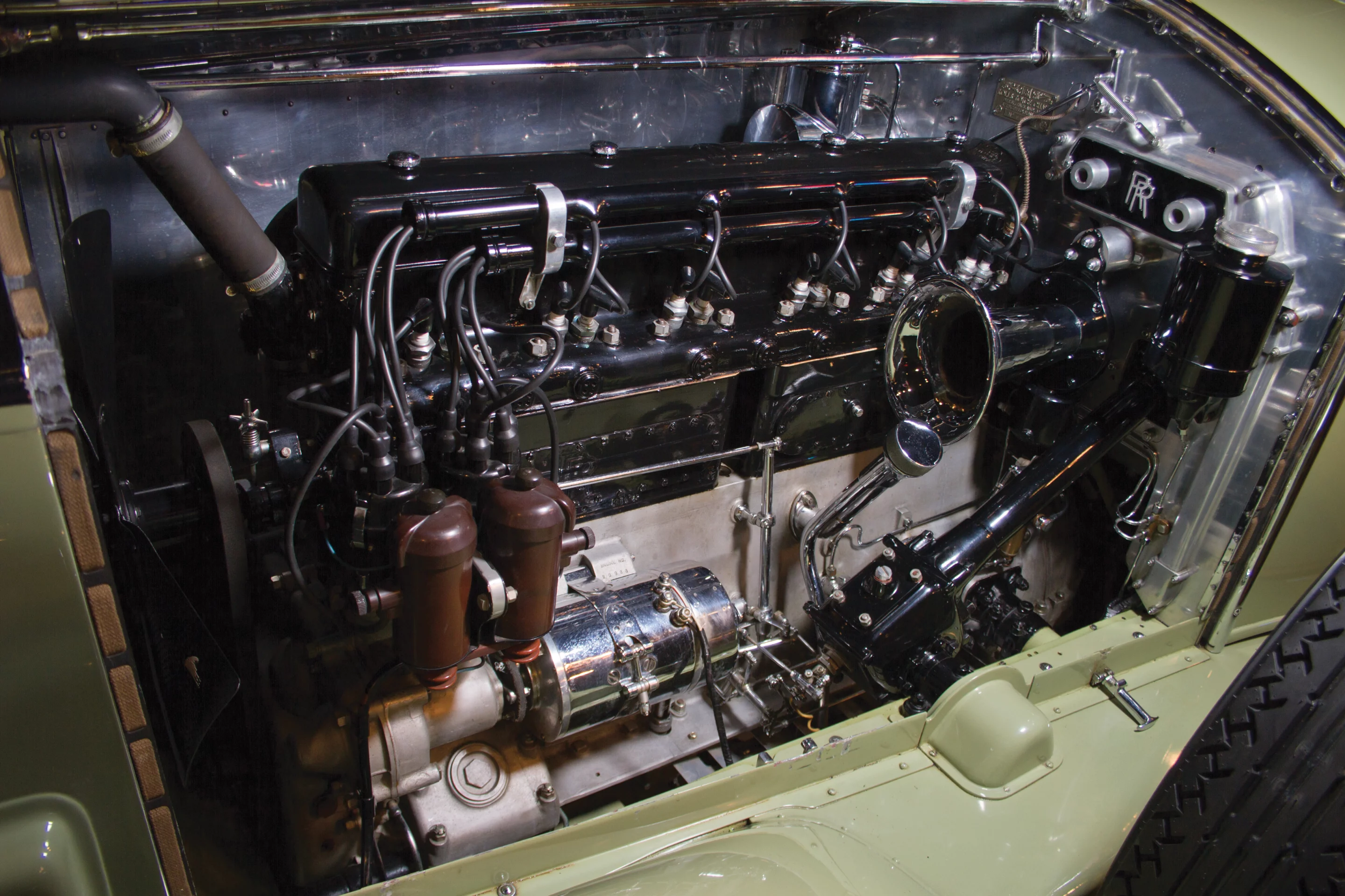 The Phantom I Ascot Tourer runs on a 40/50 bhp, 468 cu. in. overhead-valve inline six-cylinder engine