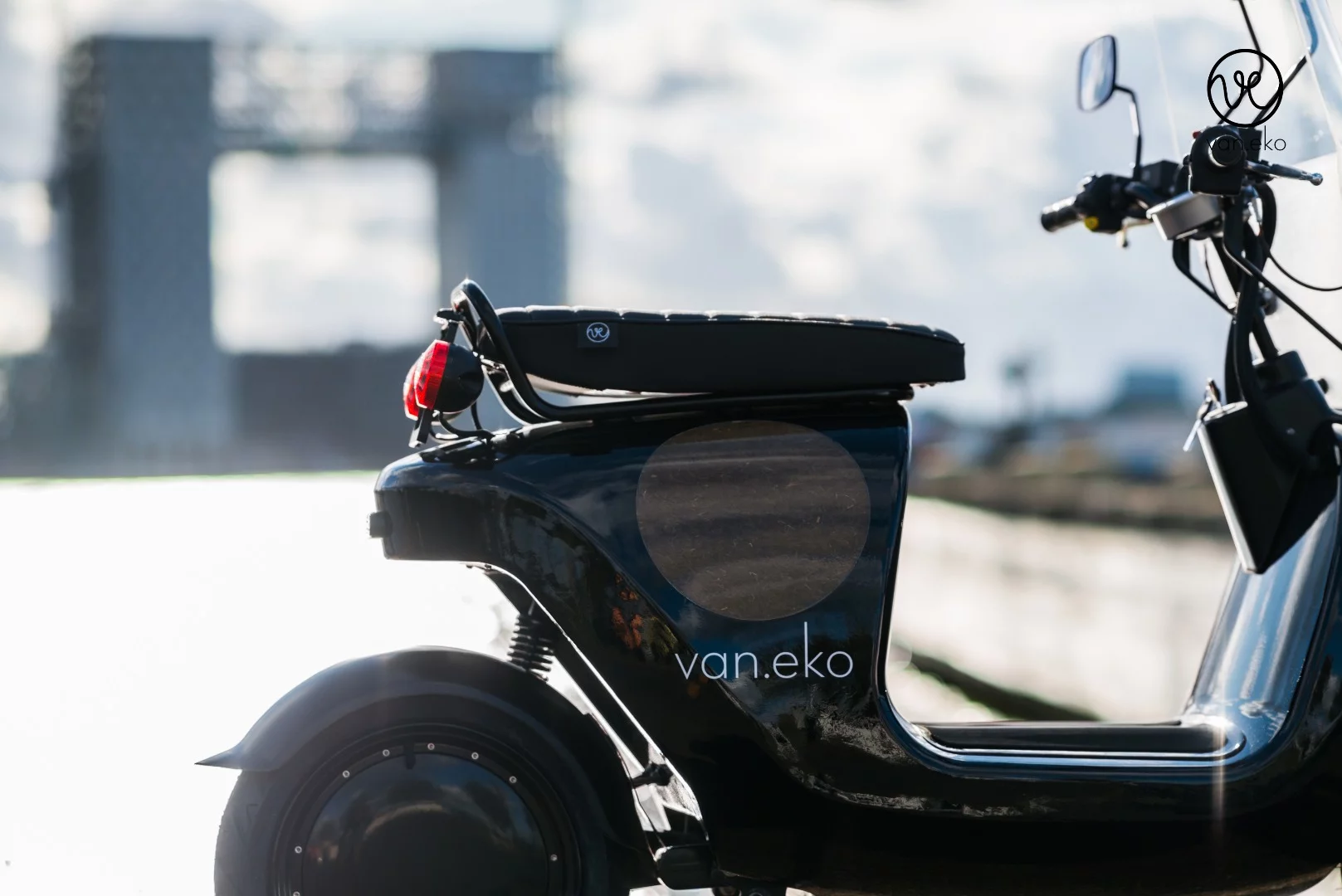 The Be.e's saddle can be had in lots of color options to mix up the overall aesthetic