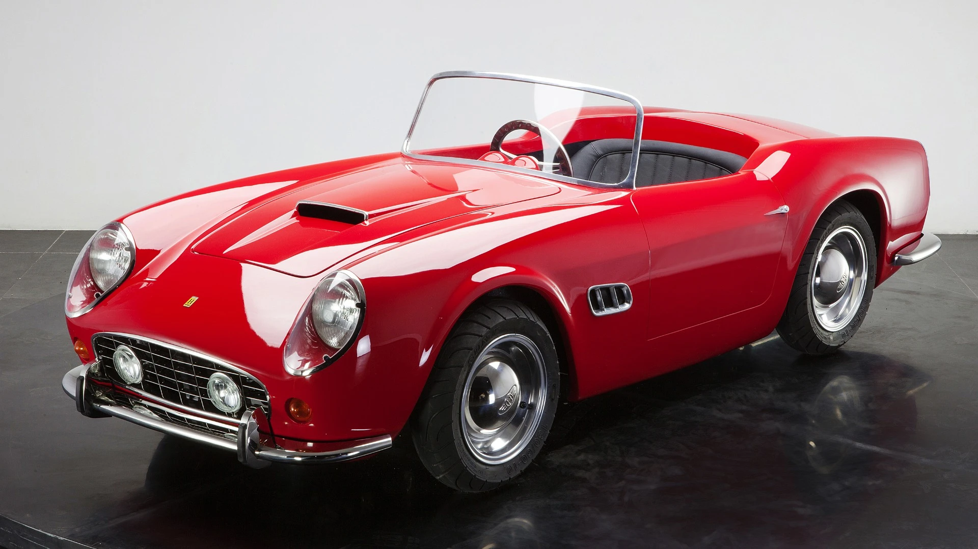 Harrington Group's 250 California Spyder retails for £7,999, US$12,399 or €11,299 depending on the customer 's preferred currency, with shipping costs on top of that