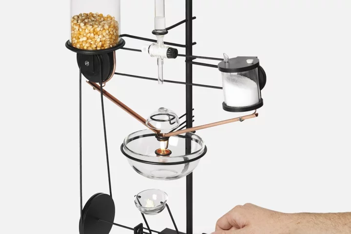 The Oncle Sam popcorn machine (Photo: ECAL/Nicolas Genta)