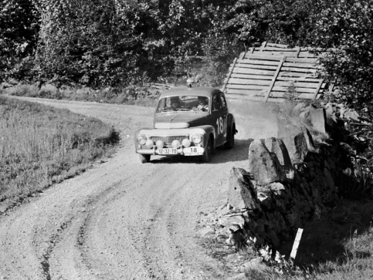 Volvo P544 on the road