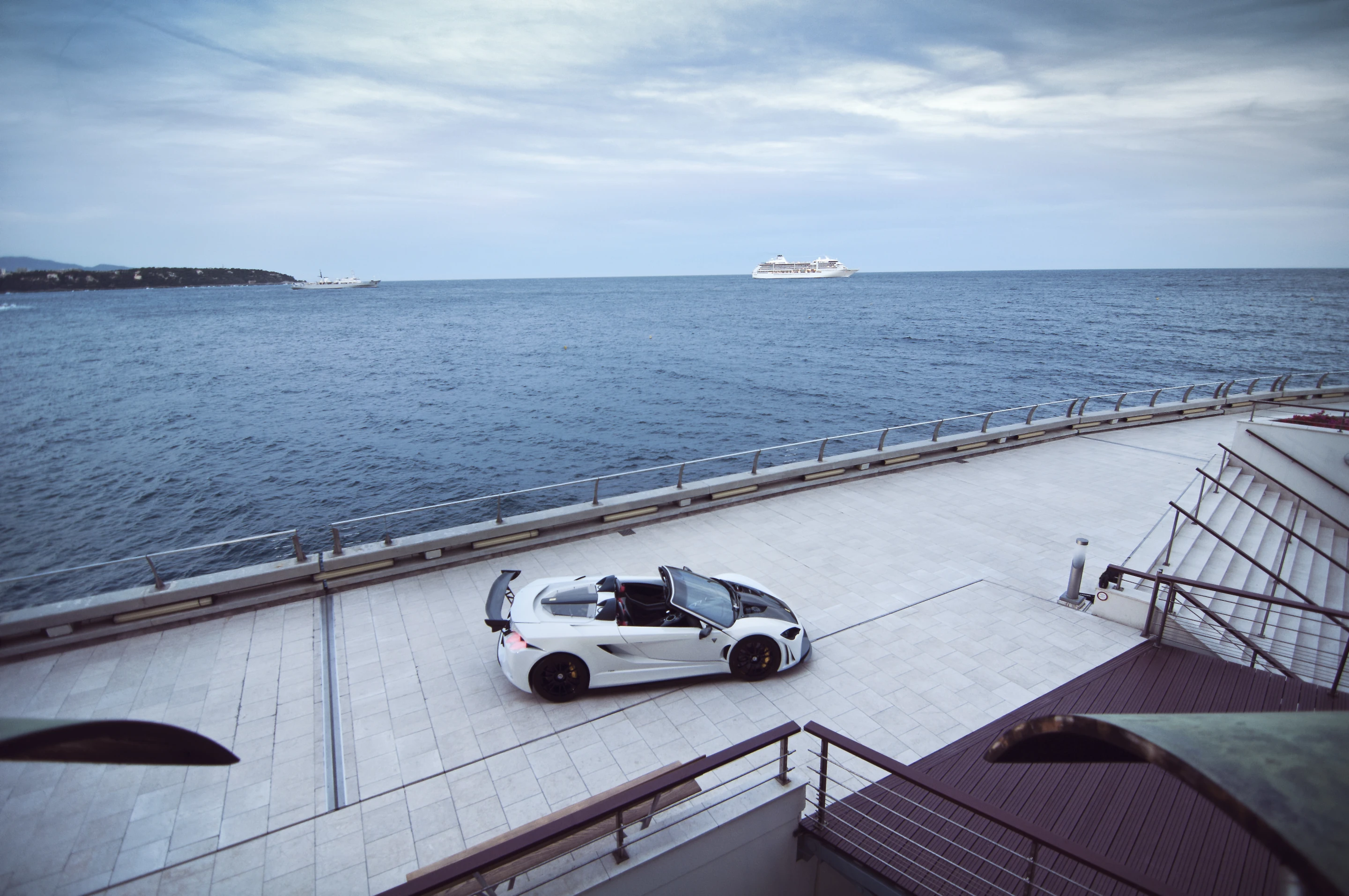 The T500 uses an Audi V-8 engine