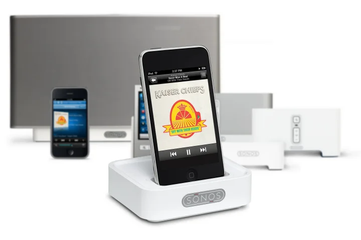 A wireless dock has been produced by Sonos to allow iPod and iPhone users a means of streaming music to the company's multi-room music system