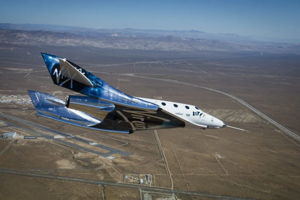 VSS Unity returning from its feather test flight