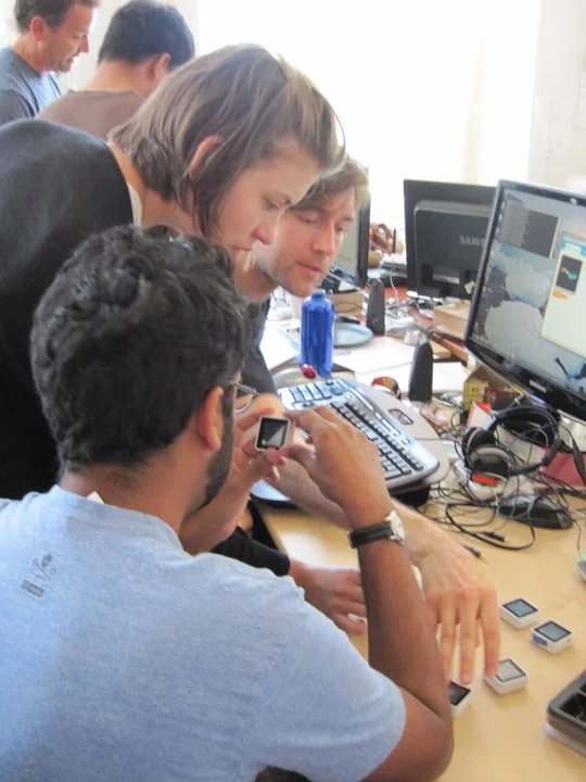 The Sifteo team working on the Sifteo Cubes Intelligent Play system