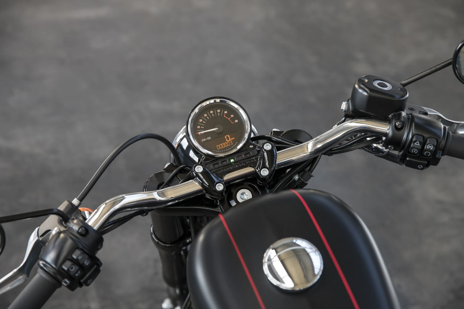 A 4-inch instrument sits the middle of the handlebars, playing right into the 2016 Roadster's stripped-down styling