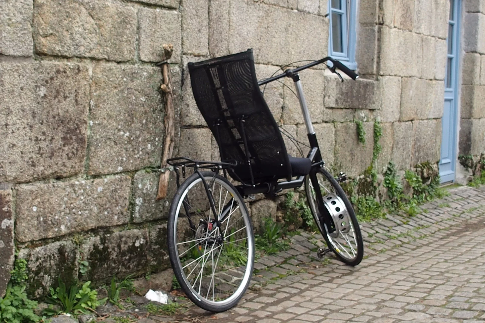 According to Le Borgne, the KerVelo offers a seating position that combines the comfort of a fully-recumbent bike with the visibility of an upright