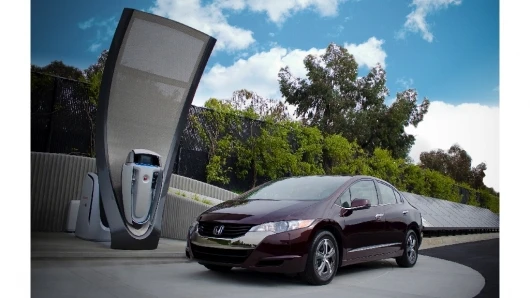 Honda's next gen solar-powered hydrogen fuel cell station for home use