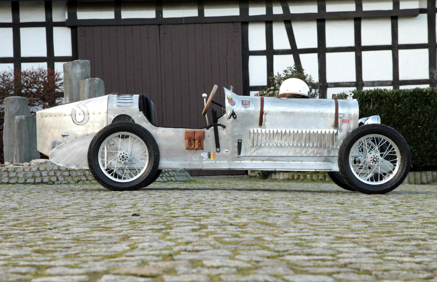 This hand-made 1920s Bentley 4½-Liter Replica Children's Car is to be auctioned at Bonhams' Les Grandes Marques du Monde au Grand Palais auction sale on February 8, 2018 and is estimated to sell for between €5,000 and €7,000