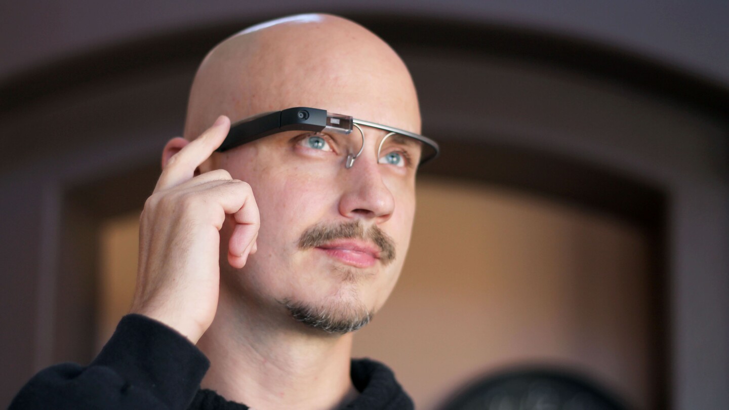 Glass features a touchpad on its right side