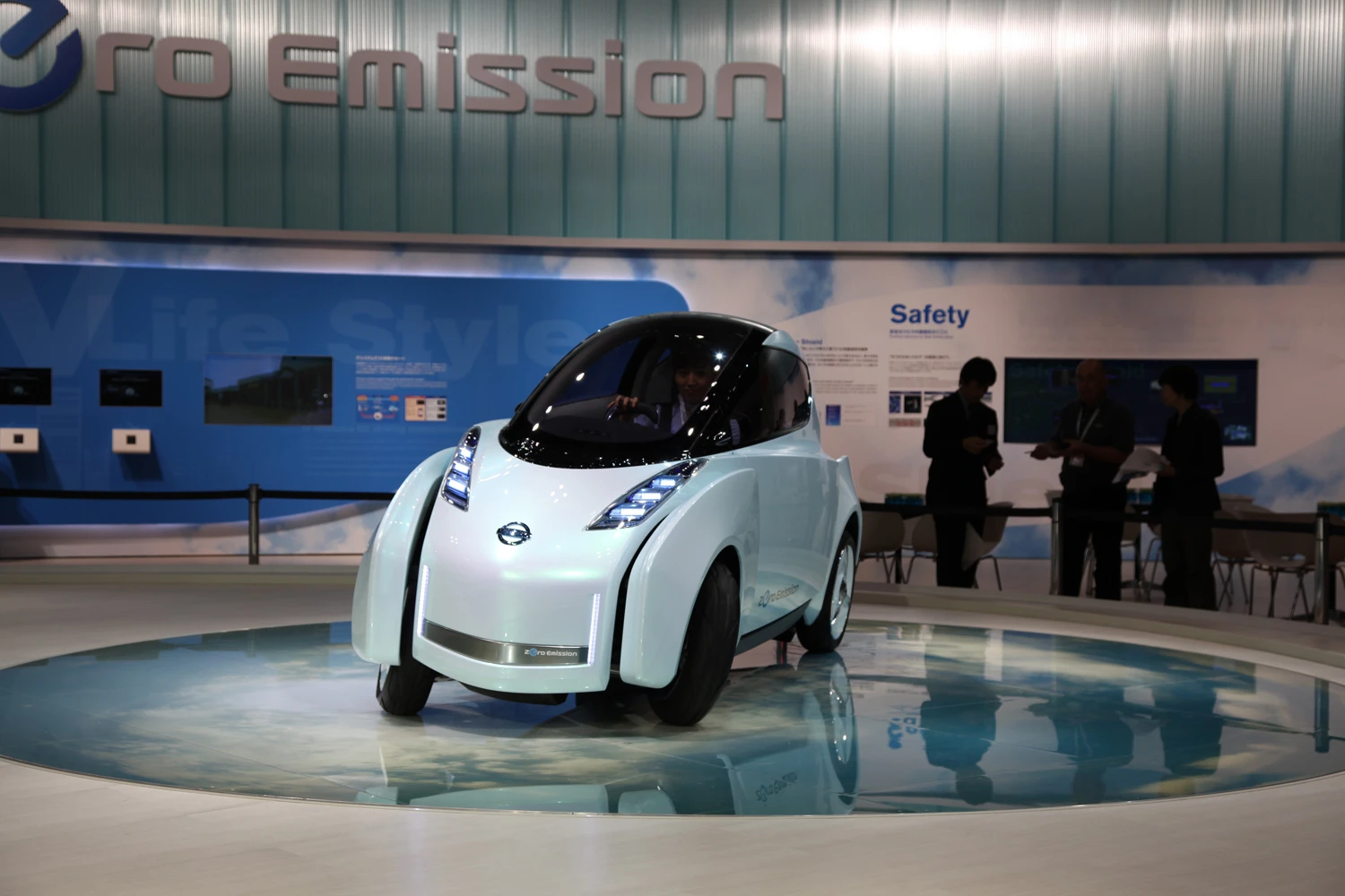 Nissan's LandGlider