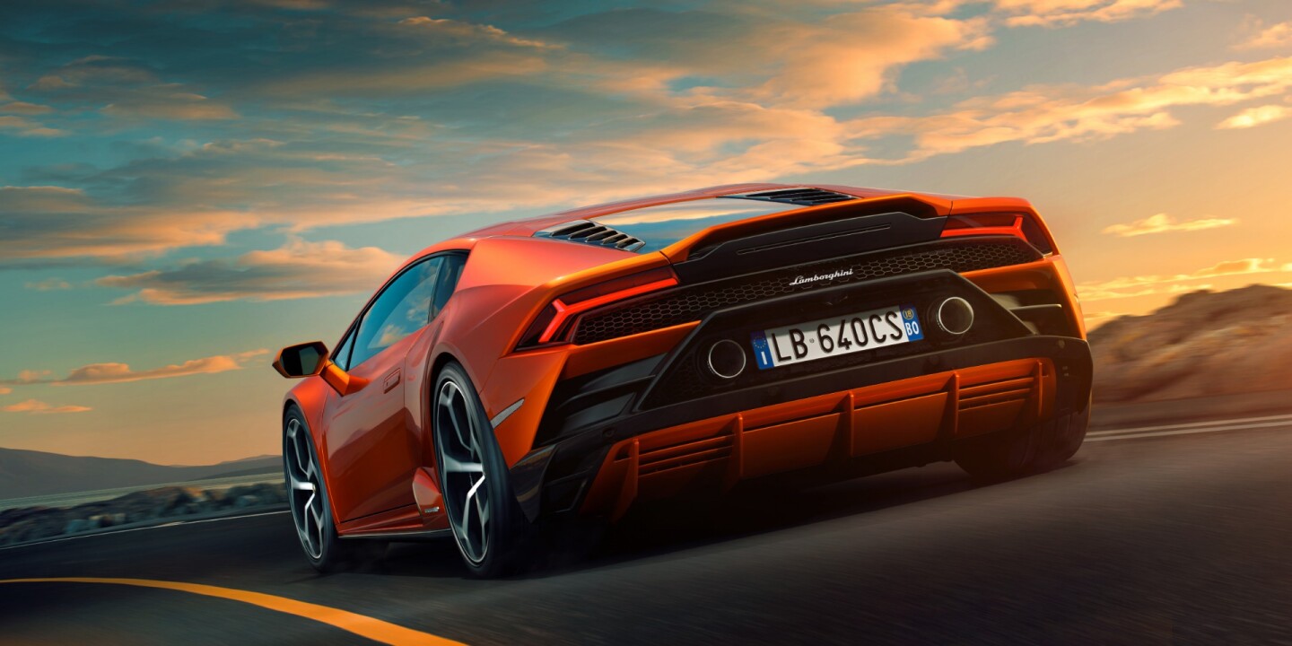 At the rear of the Huracan Evo, things are much akin to the racing version of the car