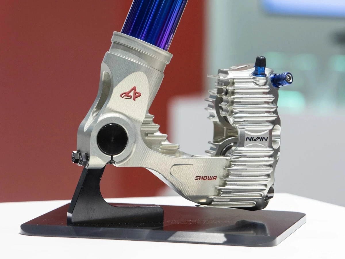 The integrated brake caliper system offers better stability while in use, thanks to the increased surface area where these parts meet
