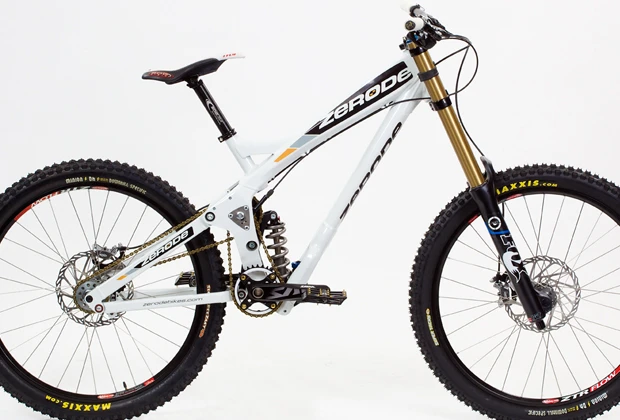 The Zerode G-1 mountain bike incorporates a mid-bike-mounted internal geared hub, which is said to allow it to perform better than a regular MTB in a variety of ways