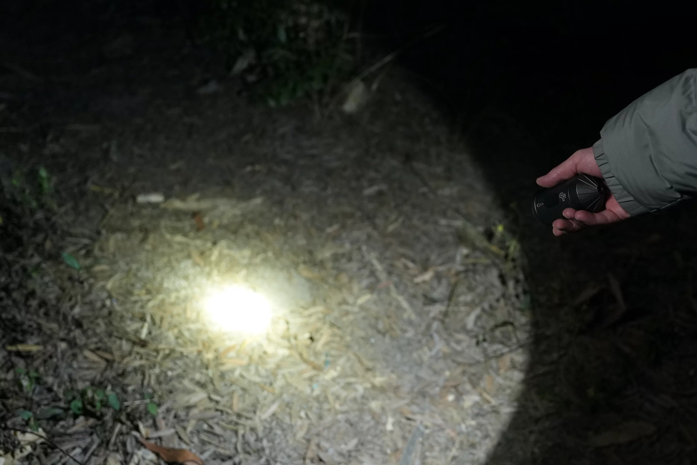 The flashlight puts out a maximum of 200 lumens, plus its beam can be focused or set wide