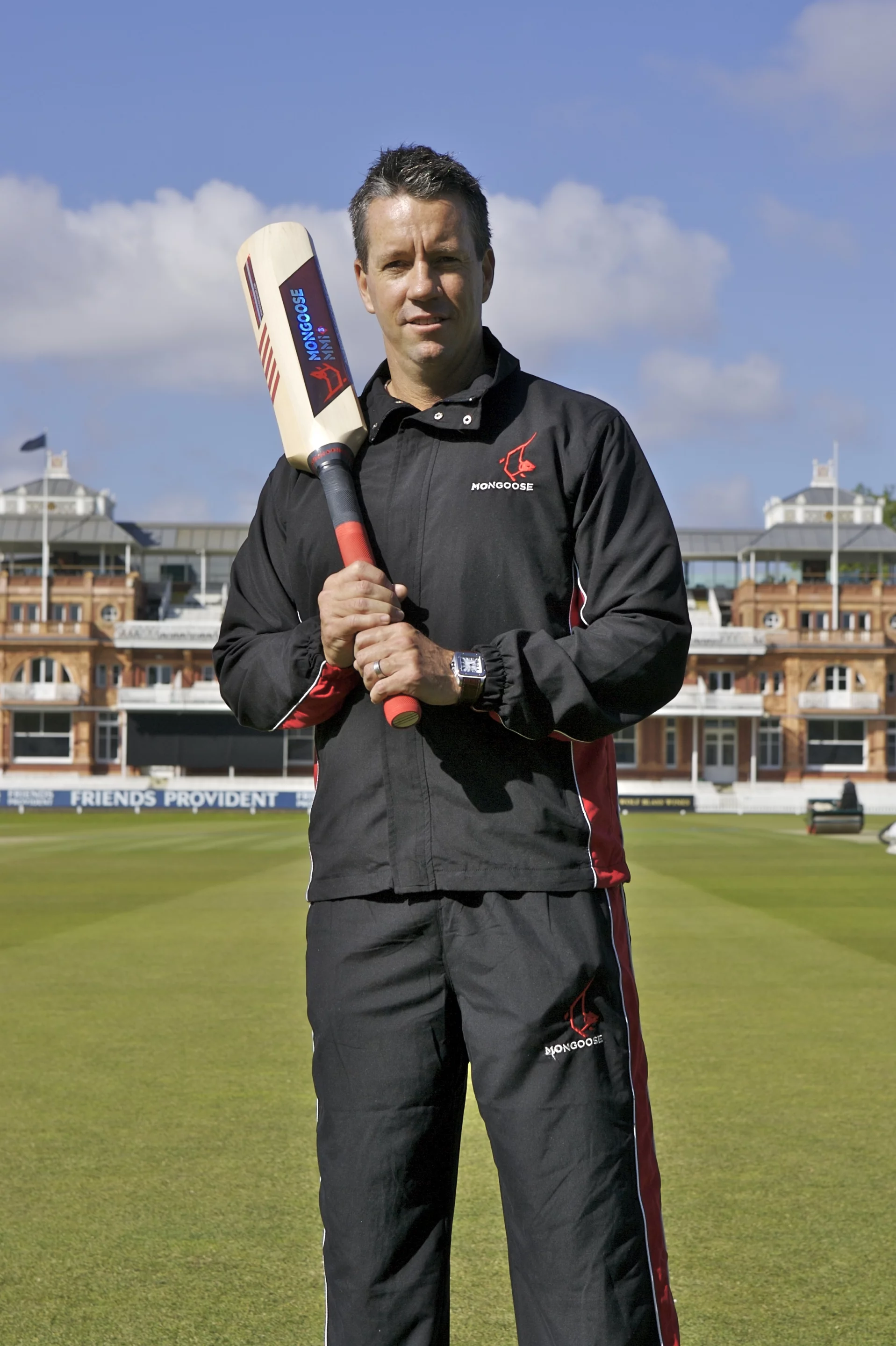 The Mongoose MMi3 cricket bat in the hands of Stuart Law (Photo: Mat Hale)