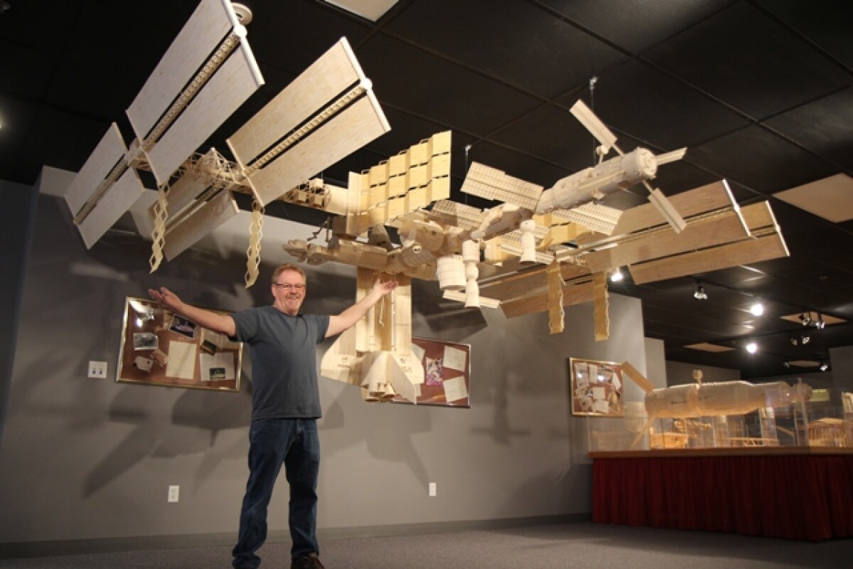 The 1/26 scale model ISS built by Pat Acton using 282,000 matchsticks and 8 gallons (30 L) of glue