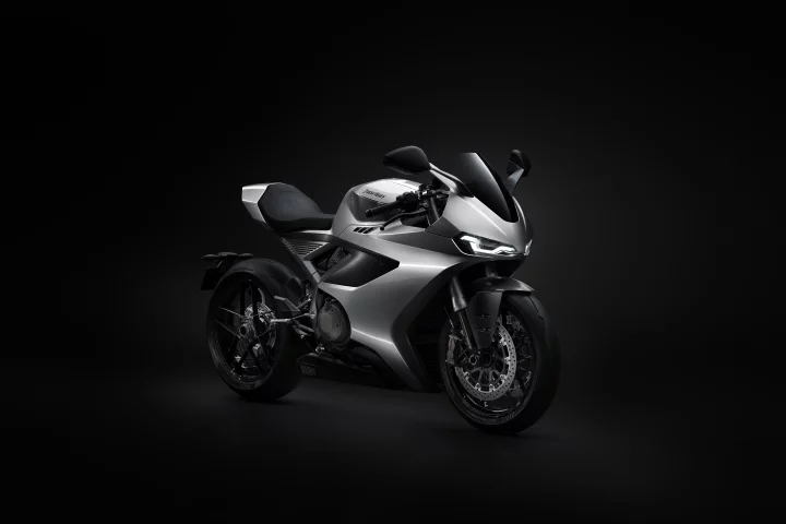 Norton Motorcycles launches the first of the six new motorcycles called the Manx R, and it’s as proper a supersport as they come