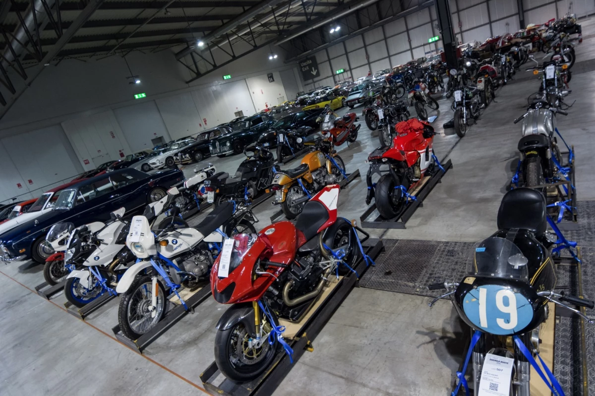 RM-Sotheby's DueMile Route auction in Milan on 25-27 November, 2016 was entirely "no-reserve" which meant a flat playing field for everyone, and Luigi Compiano's concentration on modern classics meant we got an illustrative comparison of the prices of bikes most of our readership have experienced.